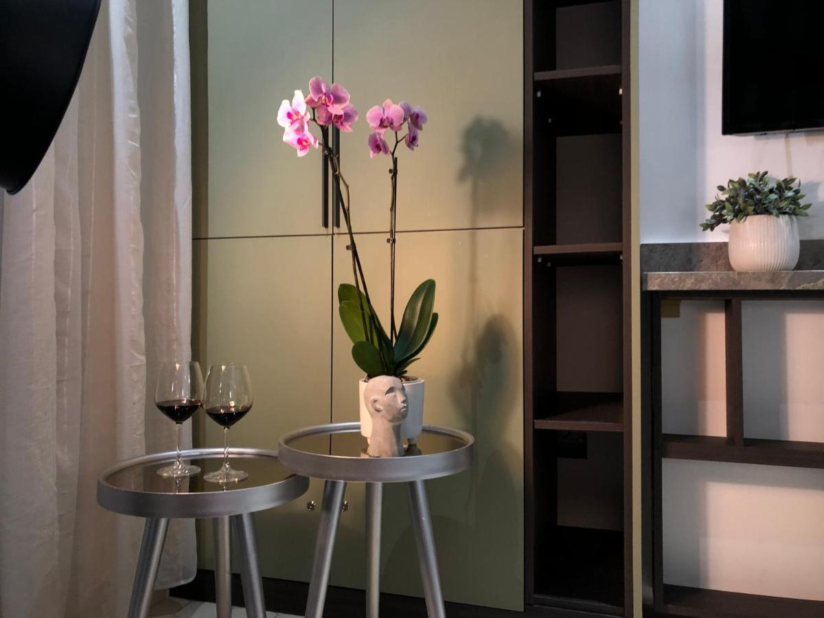 Urban Stay Tirana Deluxe Ngoại thất bức ảnh